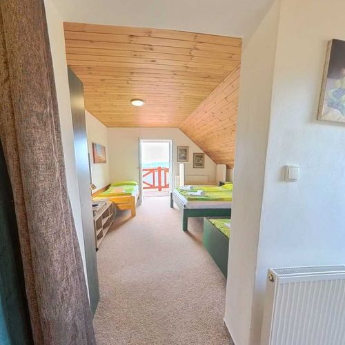 Apartament cu duș cu chicinetă proprie cu 1 camera pentru 4 pers.