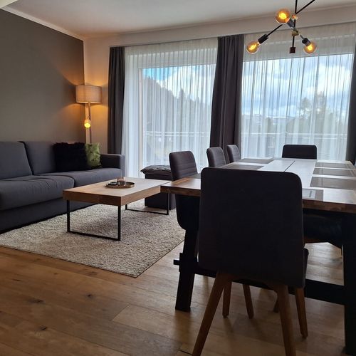 Apartman pro 8 os. se 2 ložnicemi s výhledem na hory na poschodí