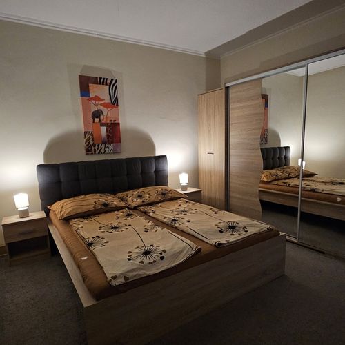 Apartament classic la parter cu 2 camere pentru 4 pers.