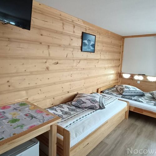 Pokoj pro 4 os. s výhledem na hory na poschodí