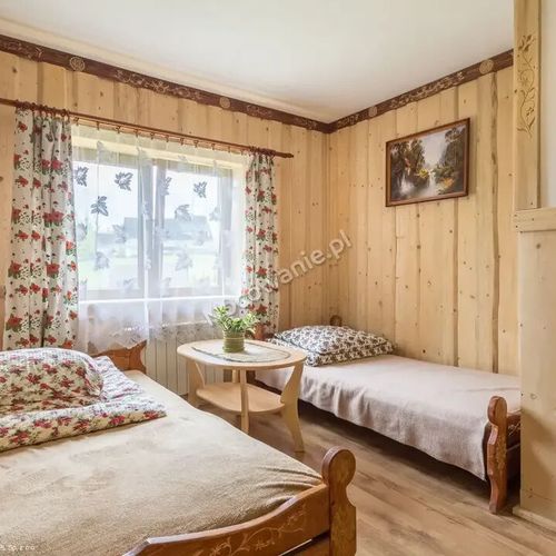 Apartman s privátní koupelnou mimo apartmán pro 6 os. se 2 ložnicemi přízemní