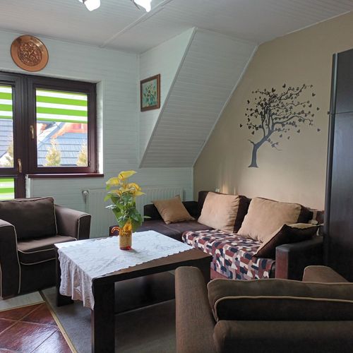 Apartament 4-osobowy na piętrze z antresolą z 2 pomieszczeniami sypialnianymi