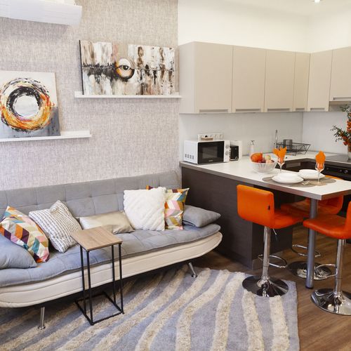 Apartament trip cu vedere spre oraș pentru 2 pers. (se inchirieaza doar integral)