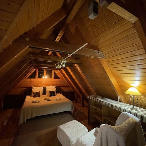 Casa rustică familial(ă) întreaga unitate pentru 6 pers. (se inchirieaza doar integral)