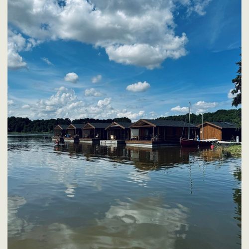 Casă de vară întreaga unitate cu vedere spre lac pentru 4 pers. (se inchirieaza doar integral) (se poate solicita pat suplimentar)