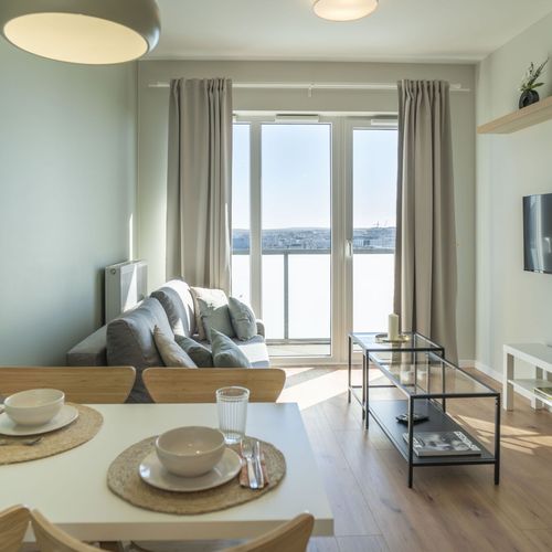 Lux Apartman pro 4 os. se 2 ložnicemi s výhledem na město