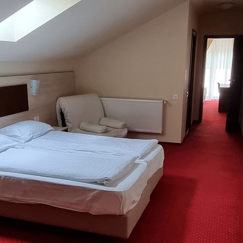 Apartament 2-osobowy na poddaszu "B" z 1 pomieszczeniem sypialnianym