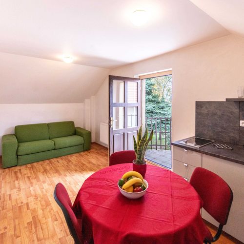Apartman se sprchou s vlastní kuchyňkou pro 4 os. se 2 ložnicemi