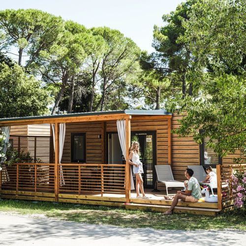 Bungalow deluxe casă mobilă pentru 5 pers. (se inchirieaza doar integral)