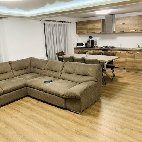 Casă de vacanță pentru 12 pers. (se inchirieaza doar integral)