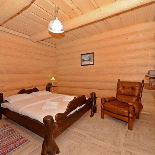 Casă de vacanță întreaga unitate cu vedere spre lac pentru 9 pers. (se inchirieaza doar integral) (se poate solicita pat suplimentar)