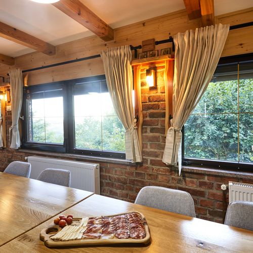 Apartman s klimatizací s terasou pro 6 os. se 3 ložnicemi K-21000