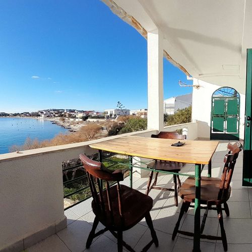 Apartament 4-osobowy z klimatyzacją z widokiem na morze z 2 pomieszczeniami sypialnianymi K-23061