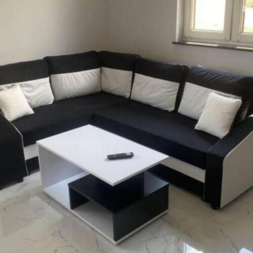 Casă de vacanță cu terasă pentru 6 pers. (se inchirieaza doar integral)