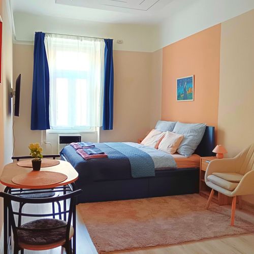 Apartament la etaj cu baie cu 1 camera pentru 2 pers.