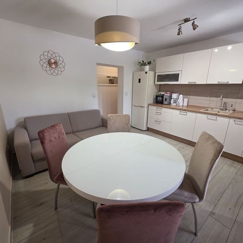 Apartament family la parter cu 2 camere pentru 4 pers. (se poate solicita pat suplimentar)