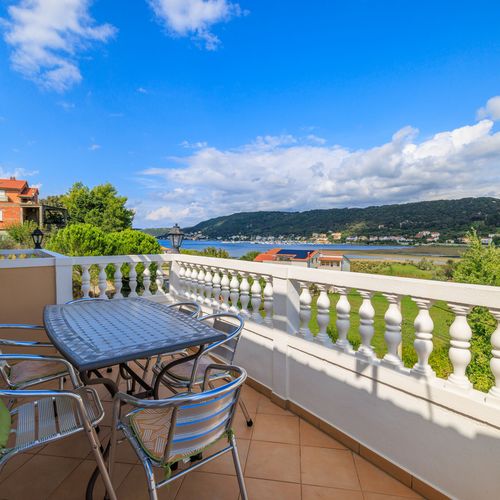 Apartament cu 3 camere pentru 5 pers.