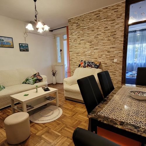 Apartament classic cu aer condiționat cu 2 camere pentru 3 pers.