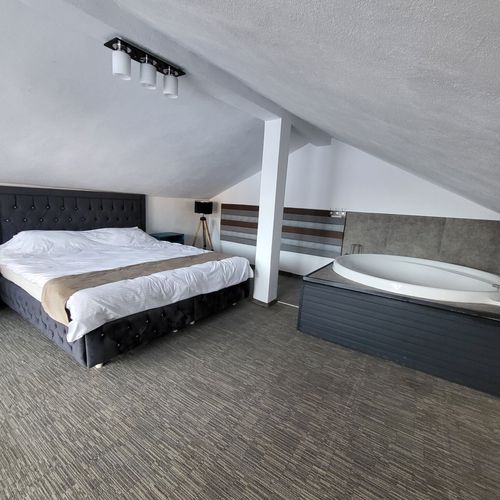 Apartament la etaj cu balcon cu 2 camere pentru 4 pers.