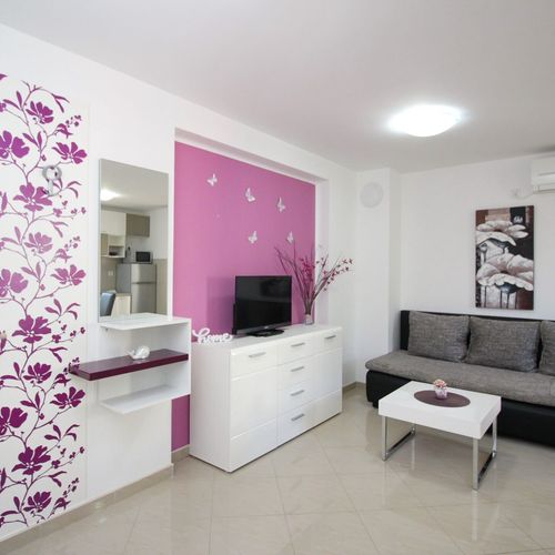 Apartament 2-osobowy na piętrze z balkonem z 1 pomieszczeniem sypialnianym (możliwa dostawka)