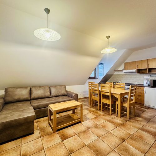 Apartament la etaj b pentru 7 pers. (se inchirieaza doar integral) (se poate solicita pat suplimentar)