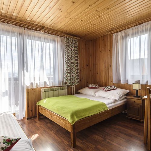 Pokój 3-osobowy z balkonem z widokiem na góry