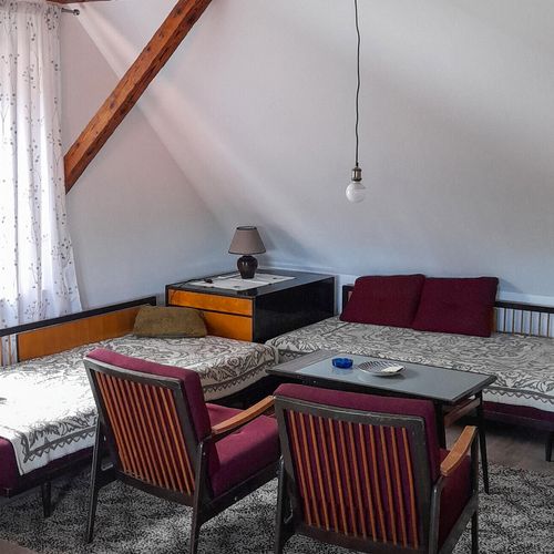 Apartament pentru 6 pers. (se inchirieaza doar integral)