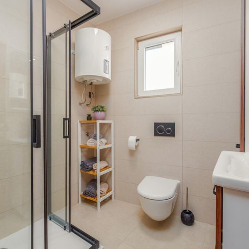 Apartament pentru 4 pers. (se inchirieaza doar integral)