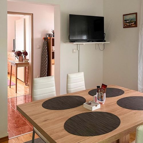 Apartament pentru 4 pers. (se inchirieaza doar integral)
