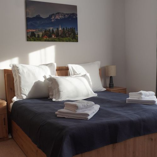 Apartament premium la parter cu 2 camere pentru 4 pers.