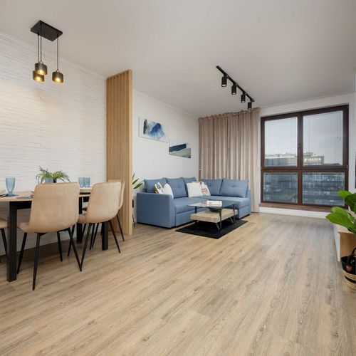 Apartament 4-osobowy z balkonem z widokiem na miasto z 2 pomieszczeniami sypialnianymi