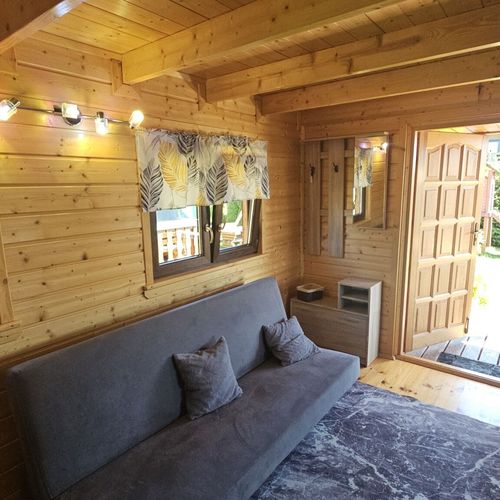 Domek drewniany 10-osobowy Exclusive Przyjazny podróżom rodzinnym