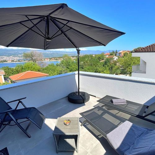 Apartament family cu vedere spre mare cu 3 camere pentru 6 pers.