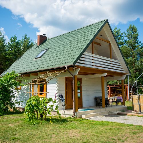 Domek drewniany 4-osobowy z balkonem z tarasem