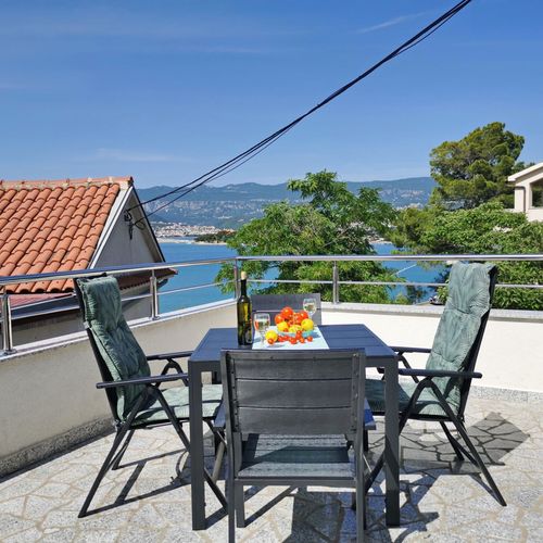 Apartament romantică cu vedere spre mare pentru 2 pers. (se inchirieaza doar integral)