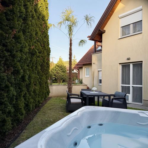 Apartament confort la parter cu 3 camere pentru 6 pers.