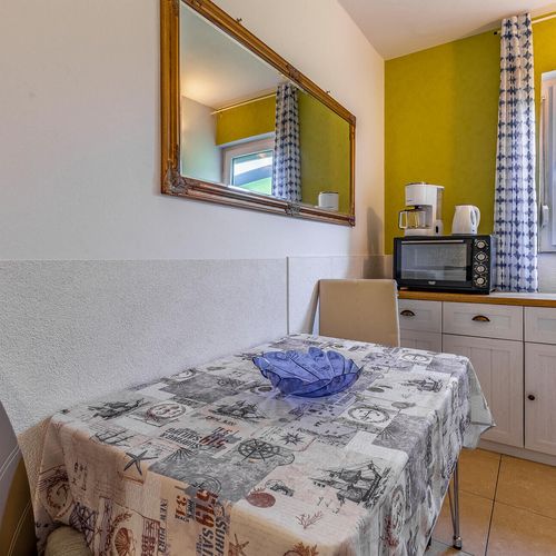 Apartament pentru 2 pers. (se inchirieaza doar integral)