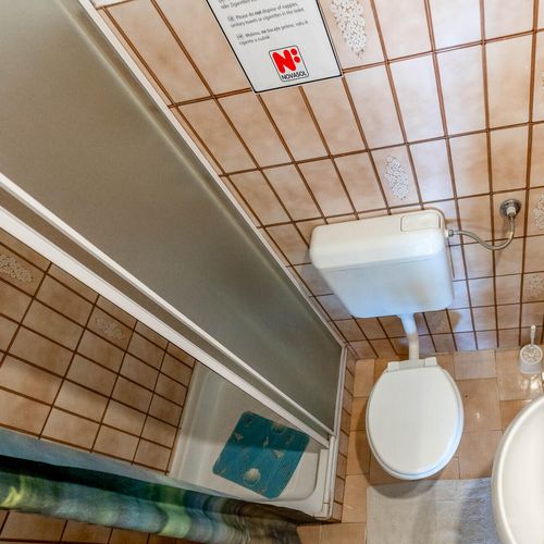 Apartament pentru 2 pers. (se inchirieaza doar integral)