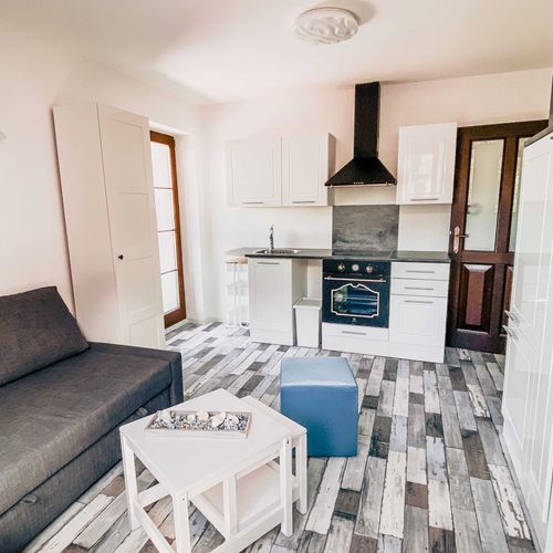 Mezonet Apartman s vlastní kuchyňkou s manželskou postelí s 1 ložnicí (s možností přistýlky)