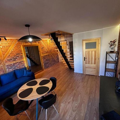 Apartament 5-osobowy z balkonem