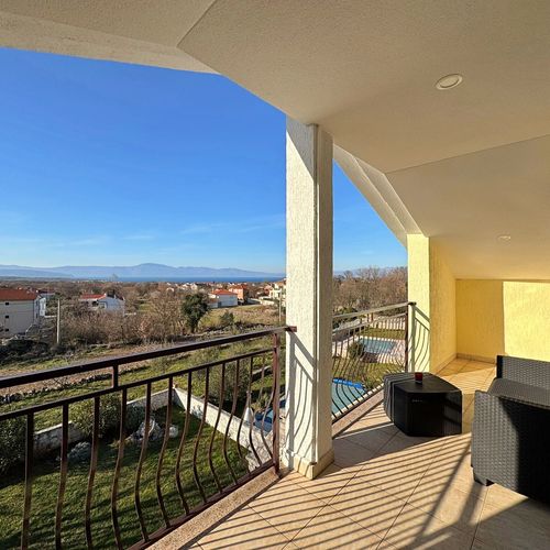 Apartament cu balcon cu vedere spre mare cu 2 camere pentru 5 pers.