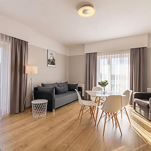 Apartament 4-osobowy Romantyczny z widokiem na jezioro z 2 pomieszczeniami sypialnianymi (możliwa dostawka)
