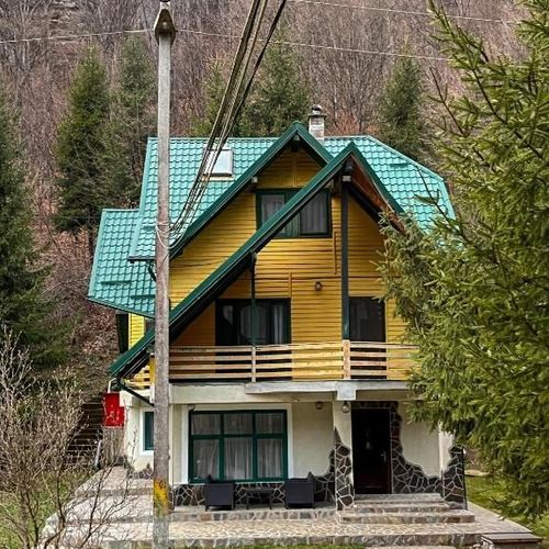Casă de vacanță pentru 12 pers. (se inchirieaza doar integral)