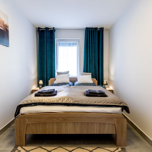 Apartament deluxe la parter cu 3 camere pentru 6 pers.