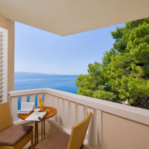 Apartament 3-osobowy z balkonem częściowy z widokiem na morze z 2 pomieszczeniami sypialnianymi