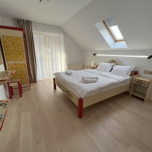 Casă de vacanță întreaga unitate cu vedere spre munte pentru 14 pers. (se inchirieaza doar integral)