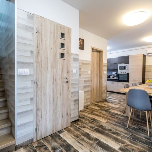 Apartament executive cu 4 camere pentru 10 pers.