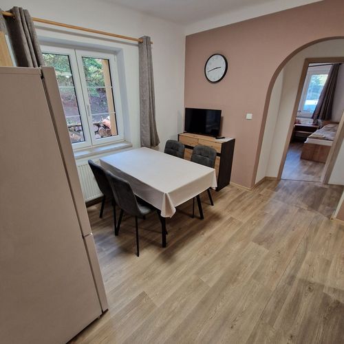 Apartament tV cu ecran plat cu bucătărie proprie cu 2 camere pentru 4 pers.