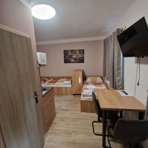 Apartament tV cu ecran plat cu chicinetă proprie cu 1 camera pentru 2 pers.