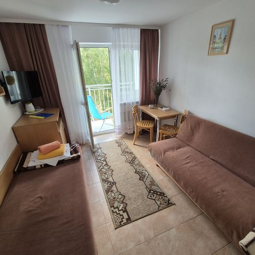 Camera twin cu balcon cu baie